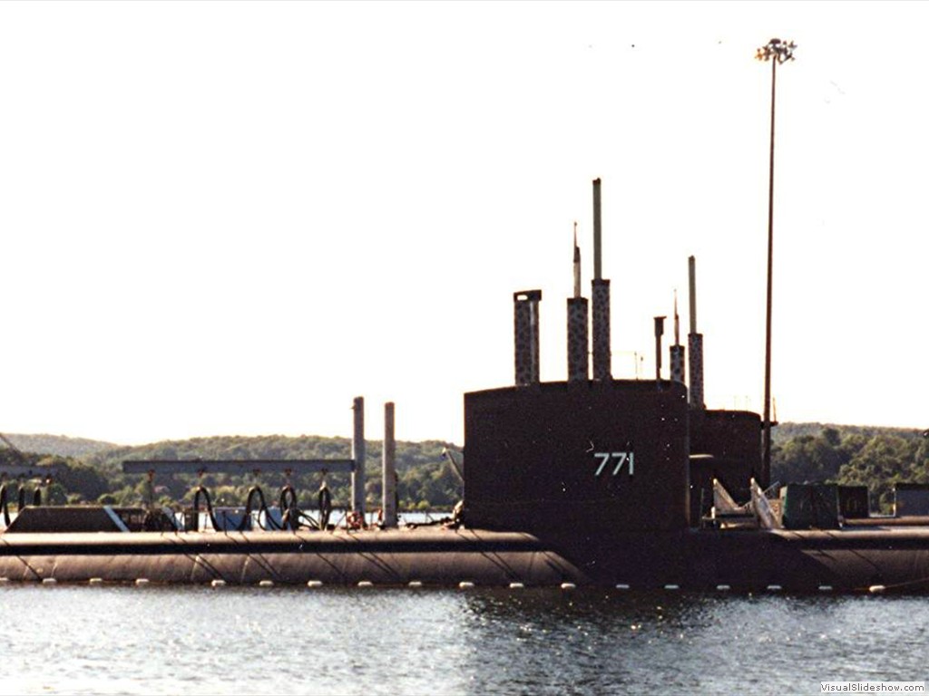 Columbia (SSN-671)-8